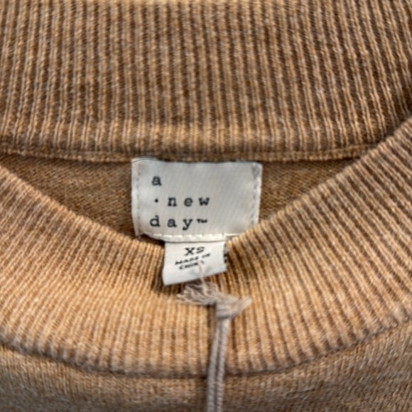 A New Day crew sweater - Picture 2 of 6